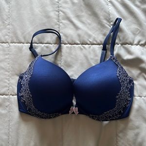 Victoria secret 34DD very sexy push up bra